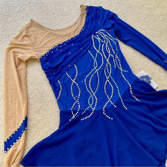 New Girl Figure Skating Dress Girl Size M with Hair Scrunchies (155~165cm) - Picture 5 of 12